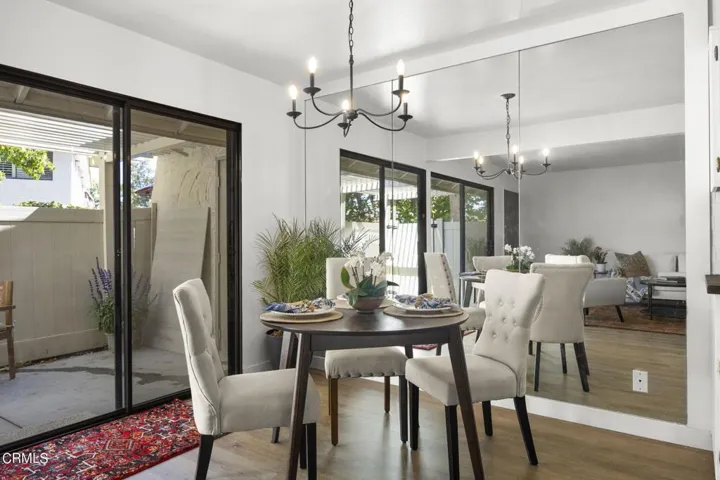 25-web-or-mls-Upmarketmedia_2838Ins-32