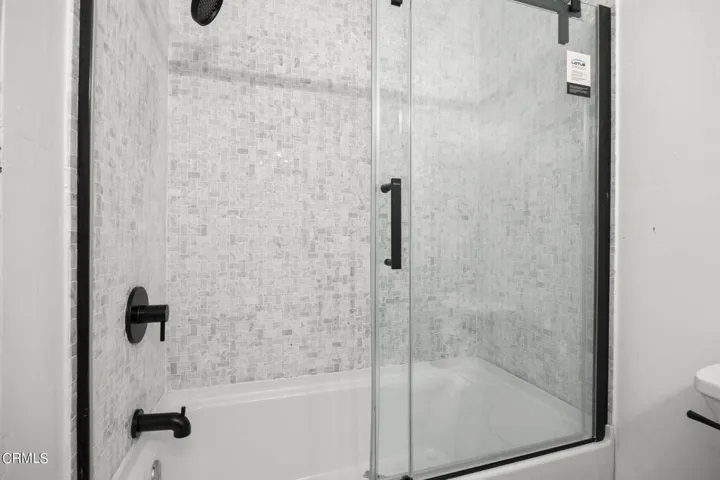 40-web-or-mls-Upmarketmedia_2838Ins-83