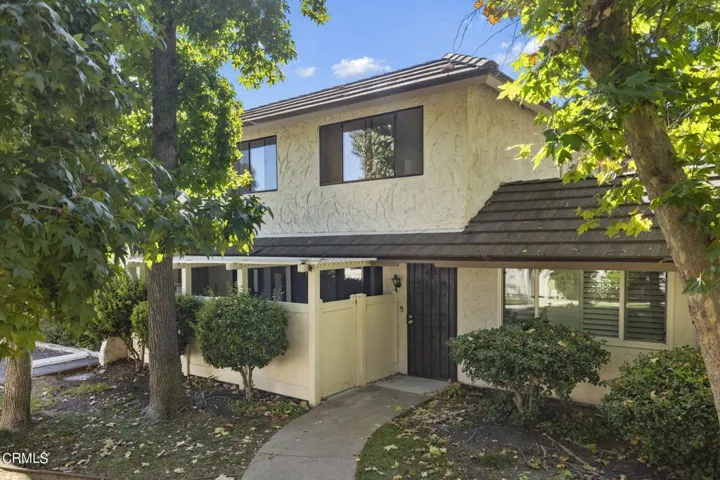 1-web-or-mls-Upmarketmedia_2838Ins-8