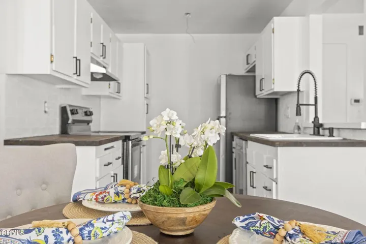 26-web-or-mls-Upmarketmedia_2838Ins-36