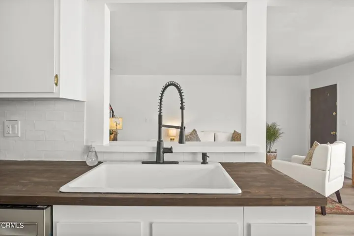 29-web-or-mls-Upmarketmedia_2838Ins-45
