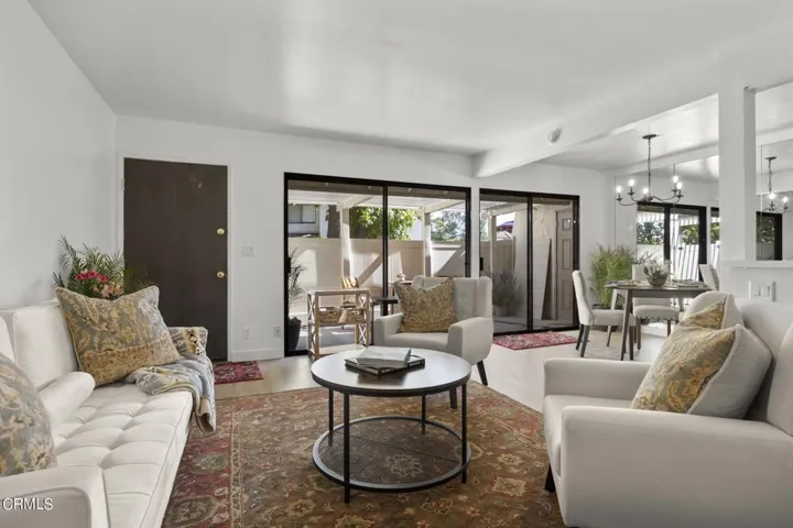 22-web-or-mls-Upmarketmedia_2838Ins-20