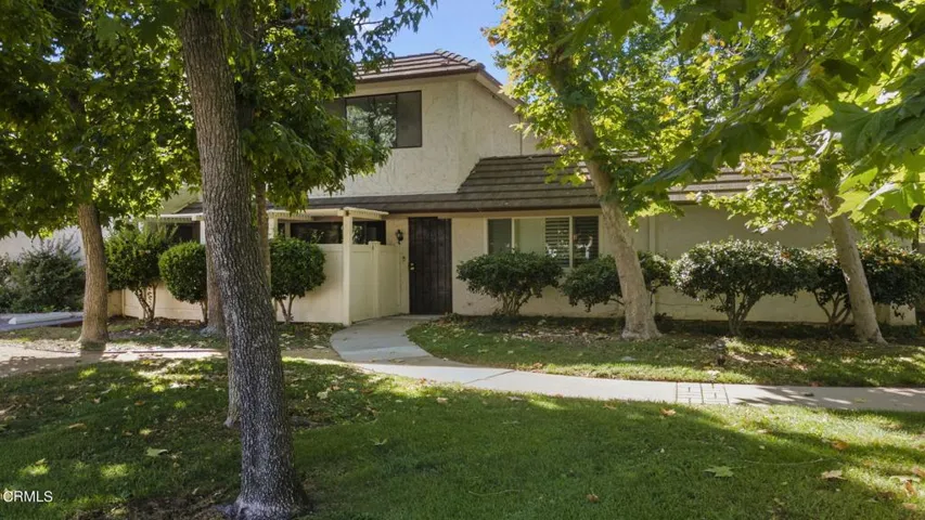 3-web-or-mls-Upmarketmedia_2838Ins-1