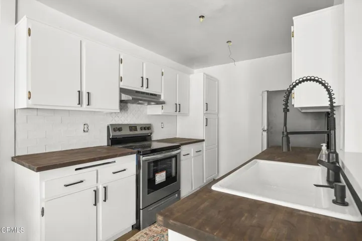 30-web-or-mls-Upmarketmedia_2838Ins-47