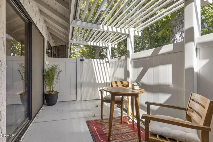 34-web-or-mls-Upmarketmedia_2838Ins-63
