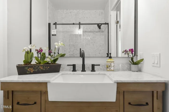 39-web-or-mls-Upmarketmedia_2838Ins-80