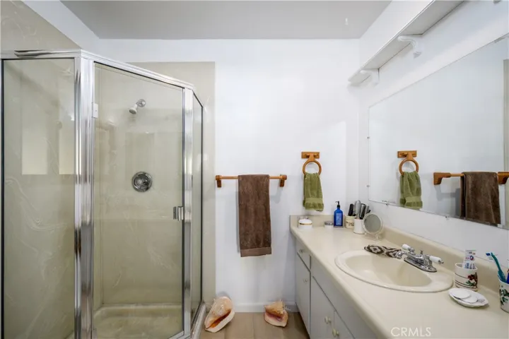 MASTER BEDRM BATH