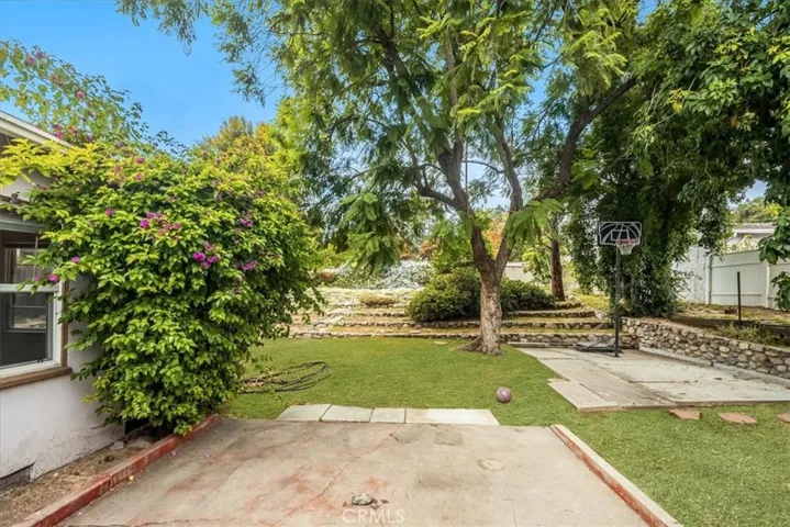 2277 Waltonia Drive, Montrose, California 91020