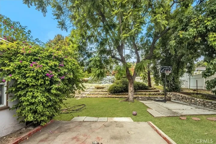 2277 Waltonia Drive, Montrose, California 91020