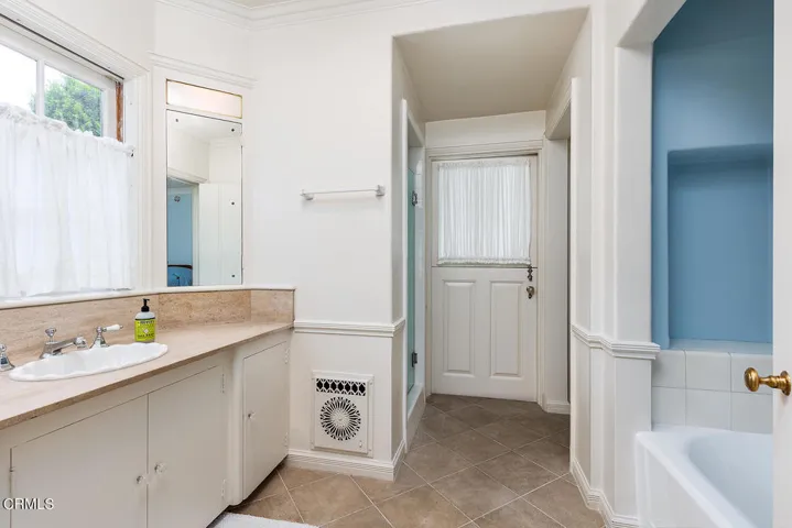 1420 Park Pl 039-mls