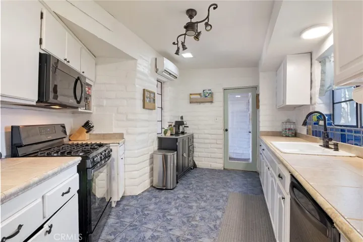 808 E Grand Boulevard, Corona, California 92879