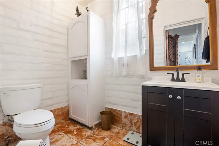 808 E Grand Boulevard, Corona, California 92879