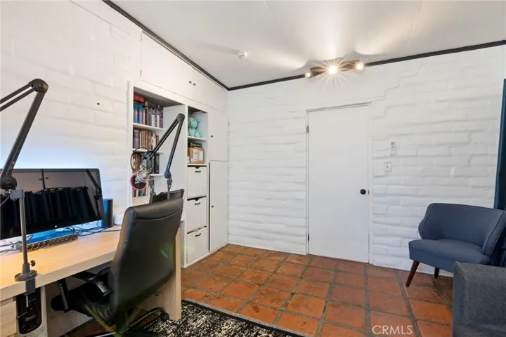 808 E Grand Boulevard, Corona, California 92879