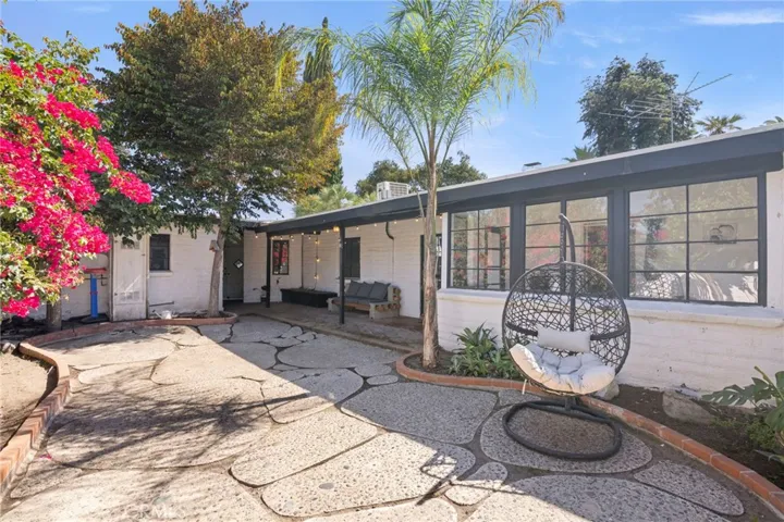 808 E Grand Boulevard, Corona, California 92879