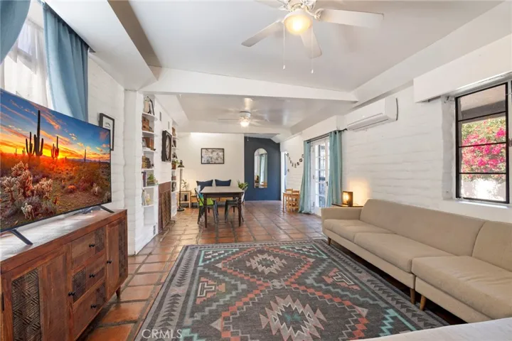 808 E Grand Boulevard, Corona, California 92879