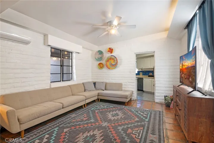 808 E Grand Boulevard, Corona, California 92879