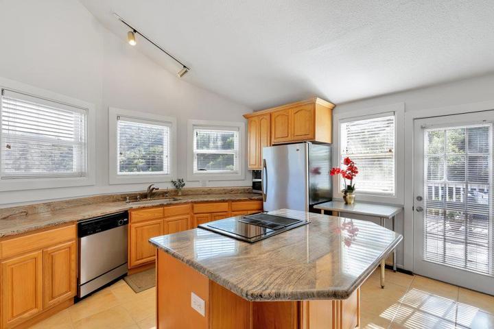 17255 Soda Springs Road, Los Gatos, California 95033