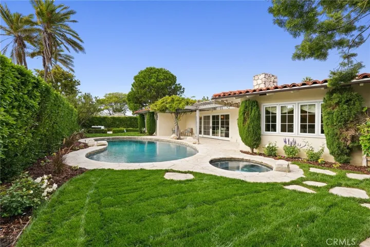 2440 Via Sonoma, Palos Verdes Estates, California 90274