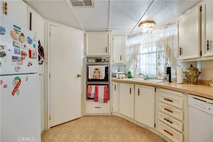 656 Palos Drive, Hemet, California 92543