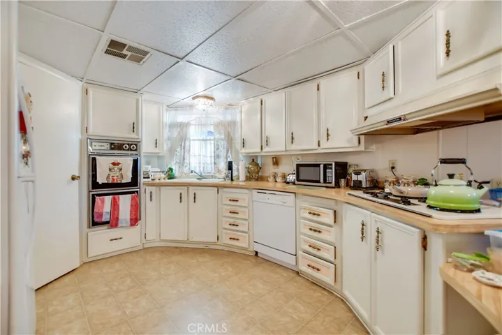 656 Palos Drive, Hemet, California 92543