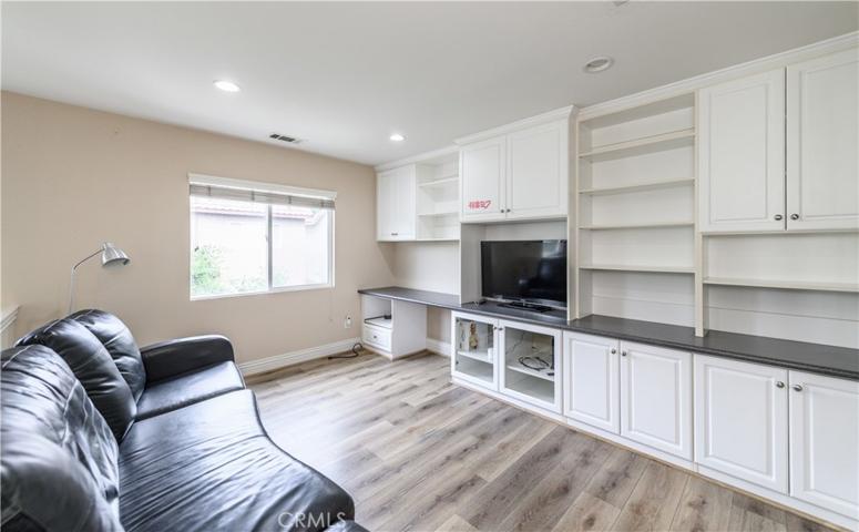 5 Pacific Crst, Irvine, California 92602