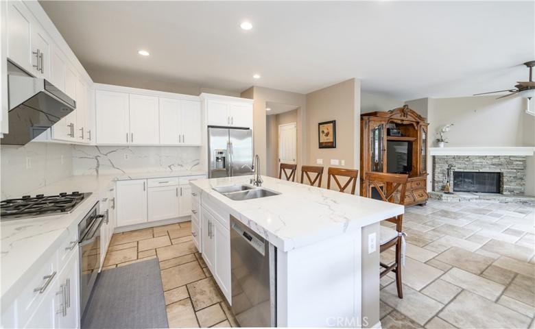 5 Pacific Crst, Irvine, California 92602