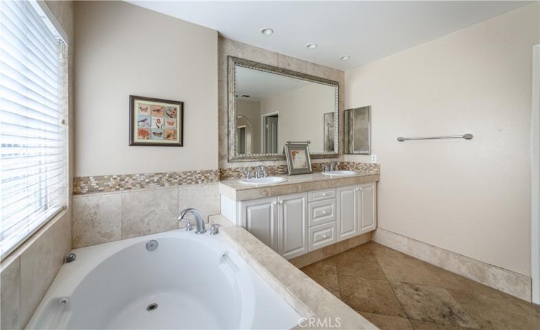 5 Pacific Crst, Irvine, California 92602