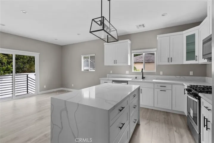 22609 Mariano Street, Woodland Hills, California 91367