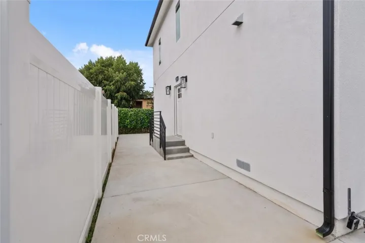 22609 Mariano Street, Woodland Hills, California 91367