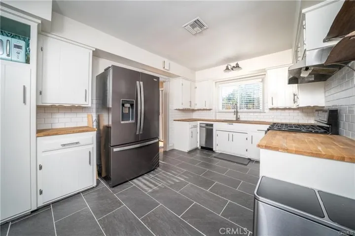 22609 Mariano Street, Woodland Hills, California 91367