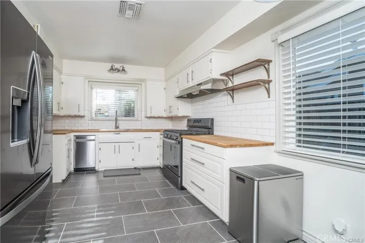 22609 Mariano Street, Woodland Hills, California 91367