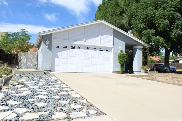 121 S Massachusetts Street, Lake Elsinore, California 92530