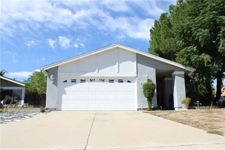 121 S Massachusetts Street, Lake Elsinore, California 92530