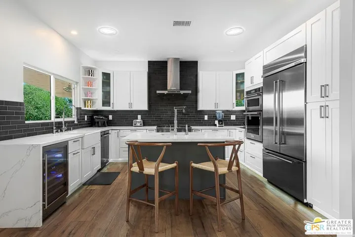 Breakfast Bar