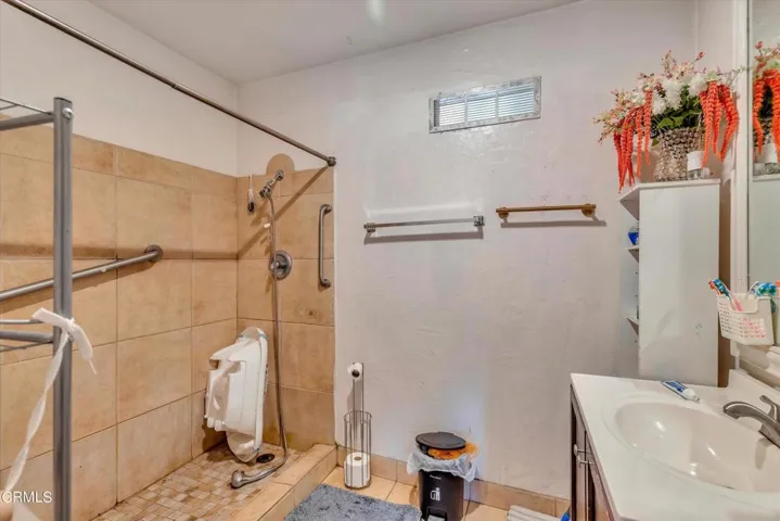 017_Bathroom