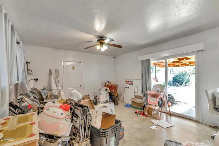 016_Family Room