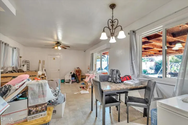 009_Dining Area