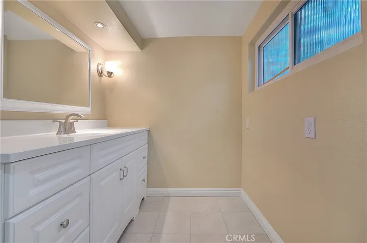 Preview 8 of 10 – En Suite Bathroom in Primary Bedroom