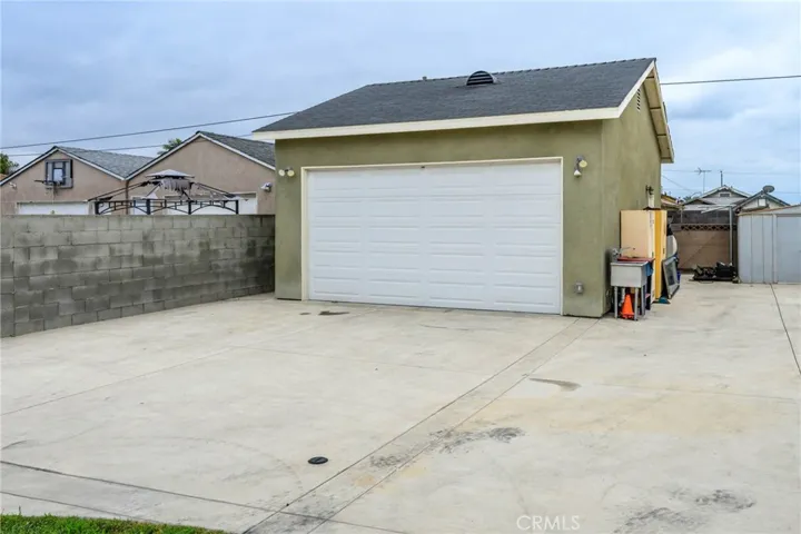 Front view on big 2+ car garage