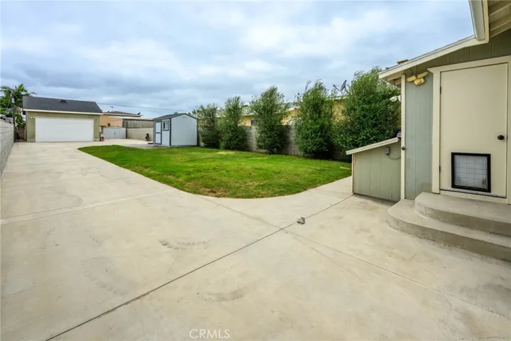 Long driveway for front of house