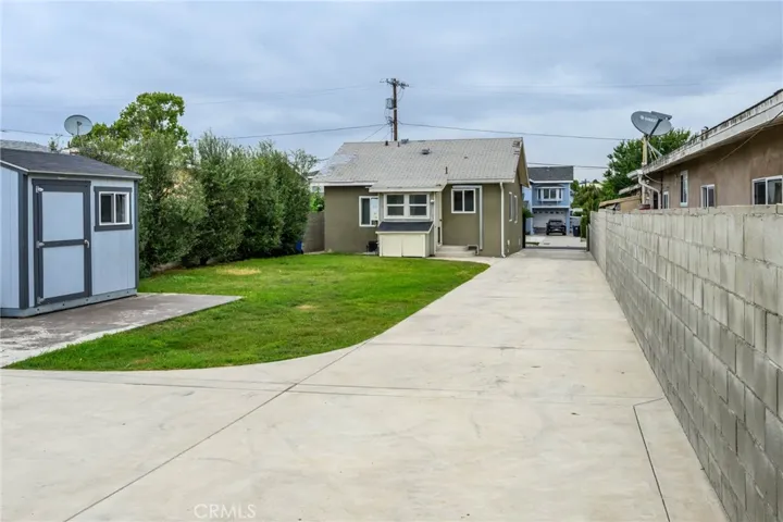 View from garage to back of house / street