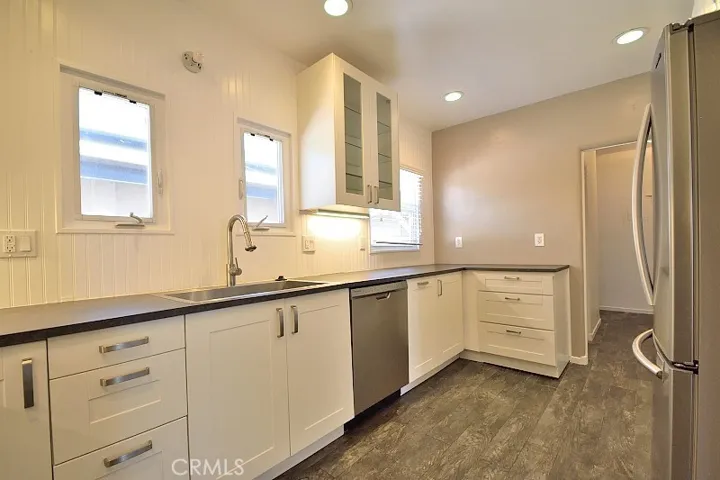 Kitchen
Upstairs unit