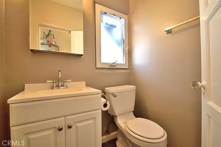 1/2 Bath