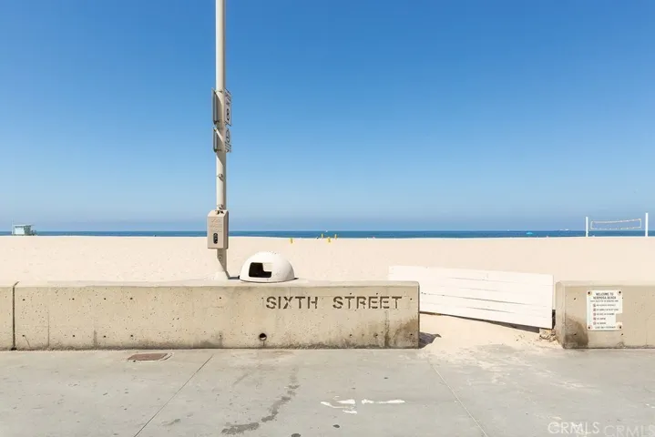 18 6th Street, Hermosa Beach, California 90254
