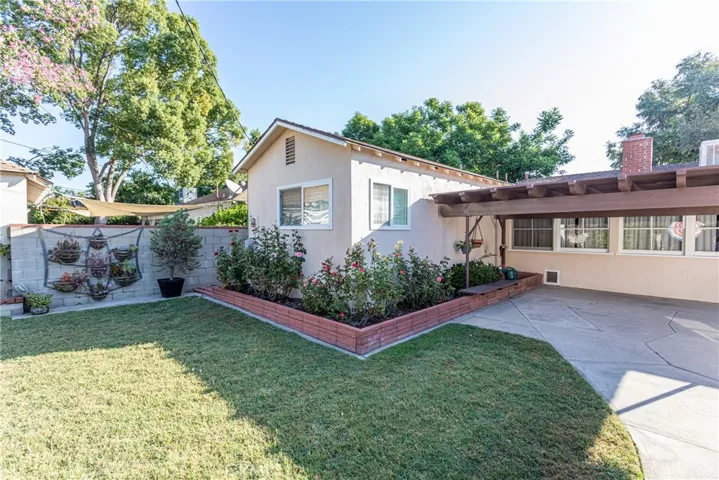 1037 N Parish Place, Burbank, California 91506
