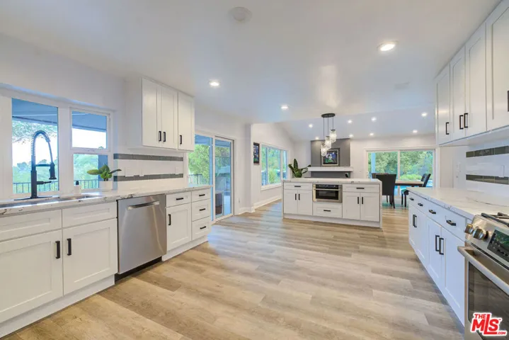 3914 Braewood Court, Tarzana, California 91356