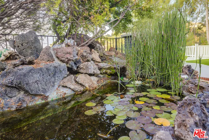 3914 Braewood Court, Tarzana, California 91356