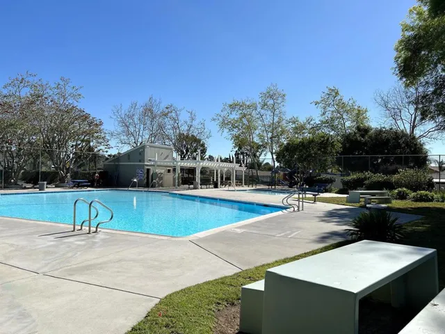 325 Village Run E, Encinitas, California 92024