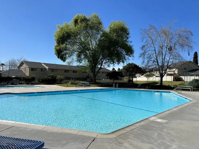 325 Village Run E, Encinitas, California 92024
