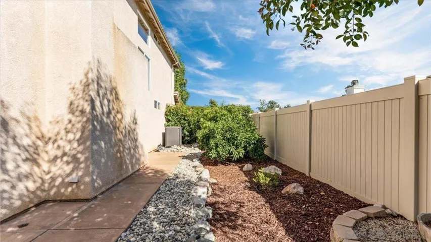2131 Stone Castle, Fallbrook, California 92028